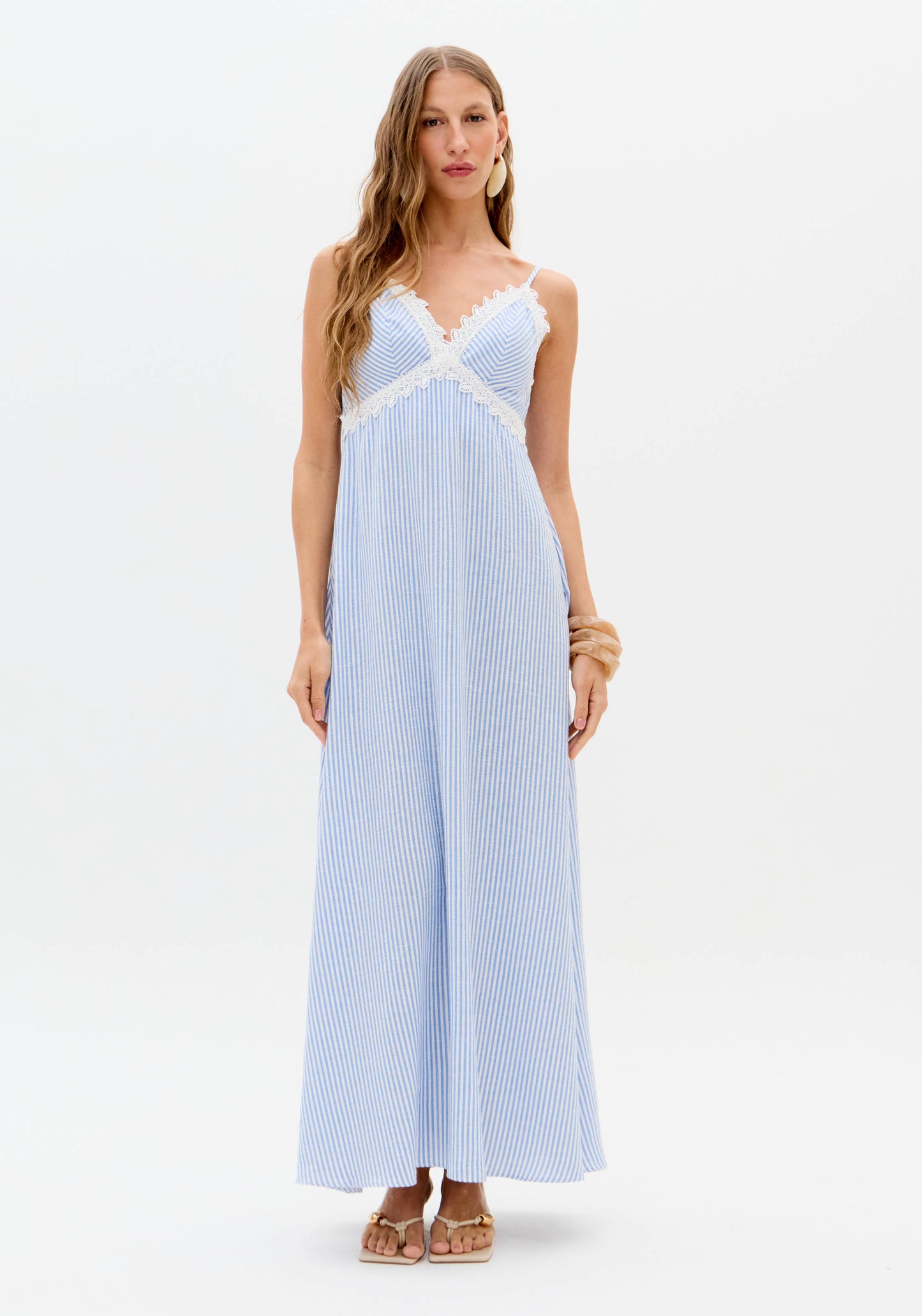 Vestido Maxi Azul Bebé Renda Decote V - Lança Perfume