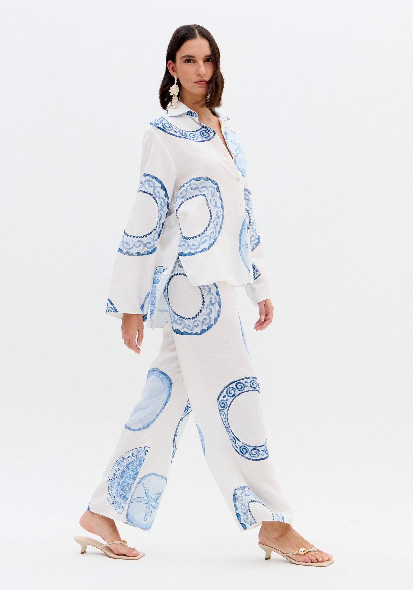 Calças Wide Leg Estampado Azul Círculos - Lança Perfume