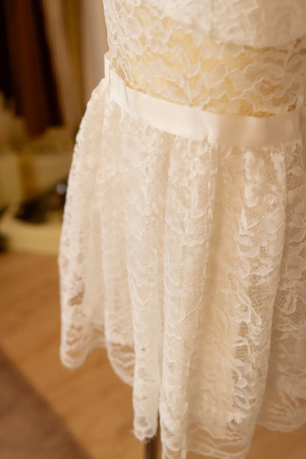 Vestido curto renda - Imperial