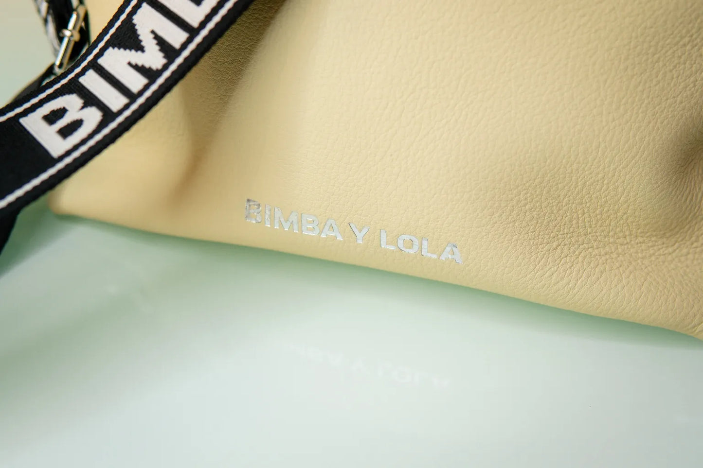 Carteira Bege - Bimba Y Lola