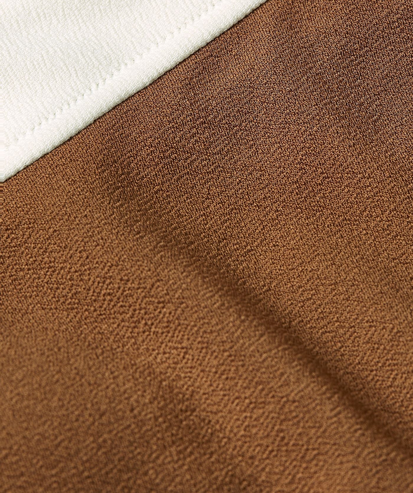 Image 28: Close-up van een badpak met strikbandje in de kleur Brown Ecru