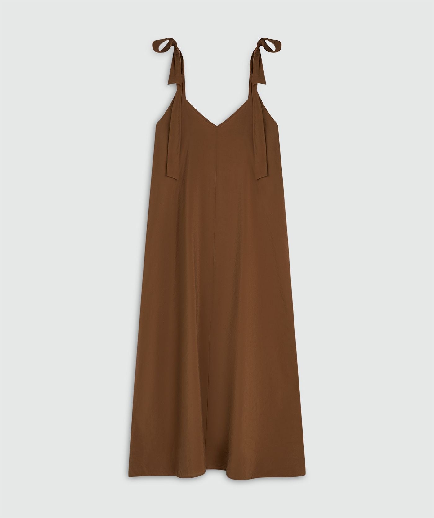 Image 22: Een maxi jurk met striksluiting in de kleur Brown zonder model, weergegeven op een lichtgrijze achtergrond