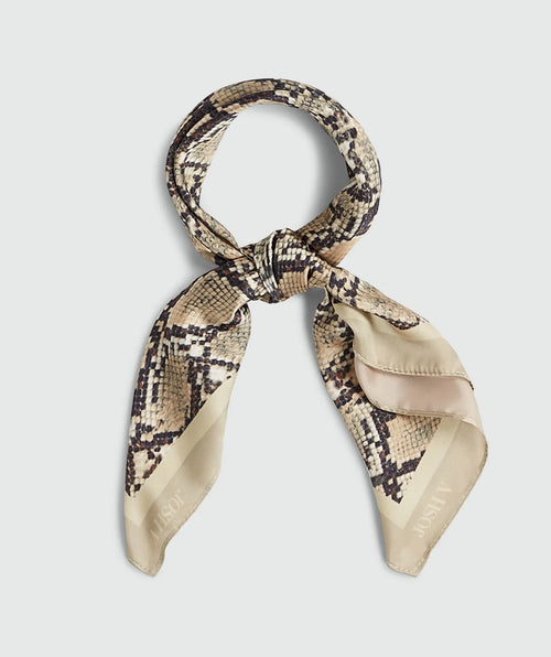 Desie Scarf - Josh V