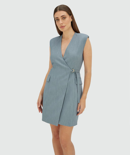 Image 30: Model draagt een overslagjurk in de kleur Sky Blue Melange