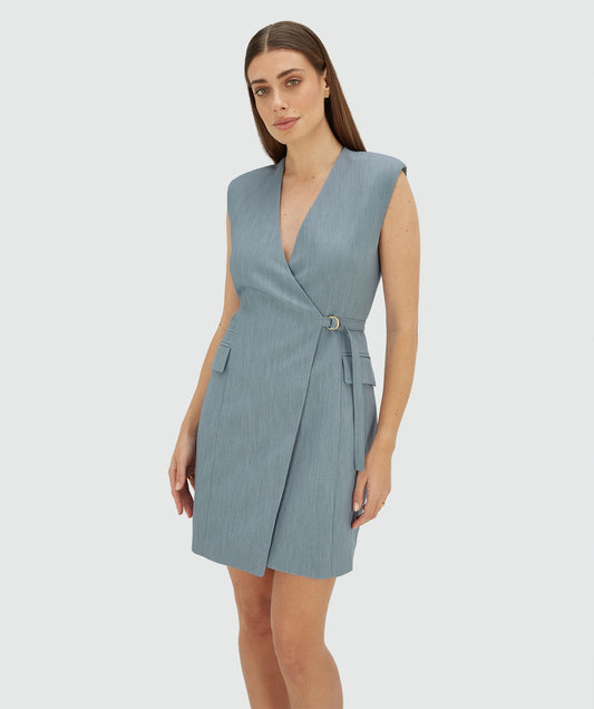 Image 30: Model draagt een overslagjurk in de kleur Sky Blue Melange