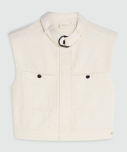 Image 31: Een oversized gilet in de kleur Ecru zonder model, weergegeven op een lichtgrijze achtergrond
