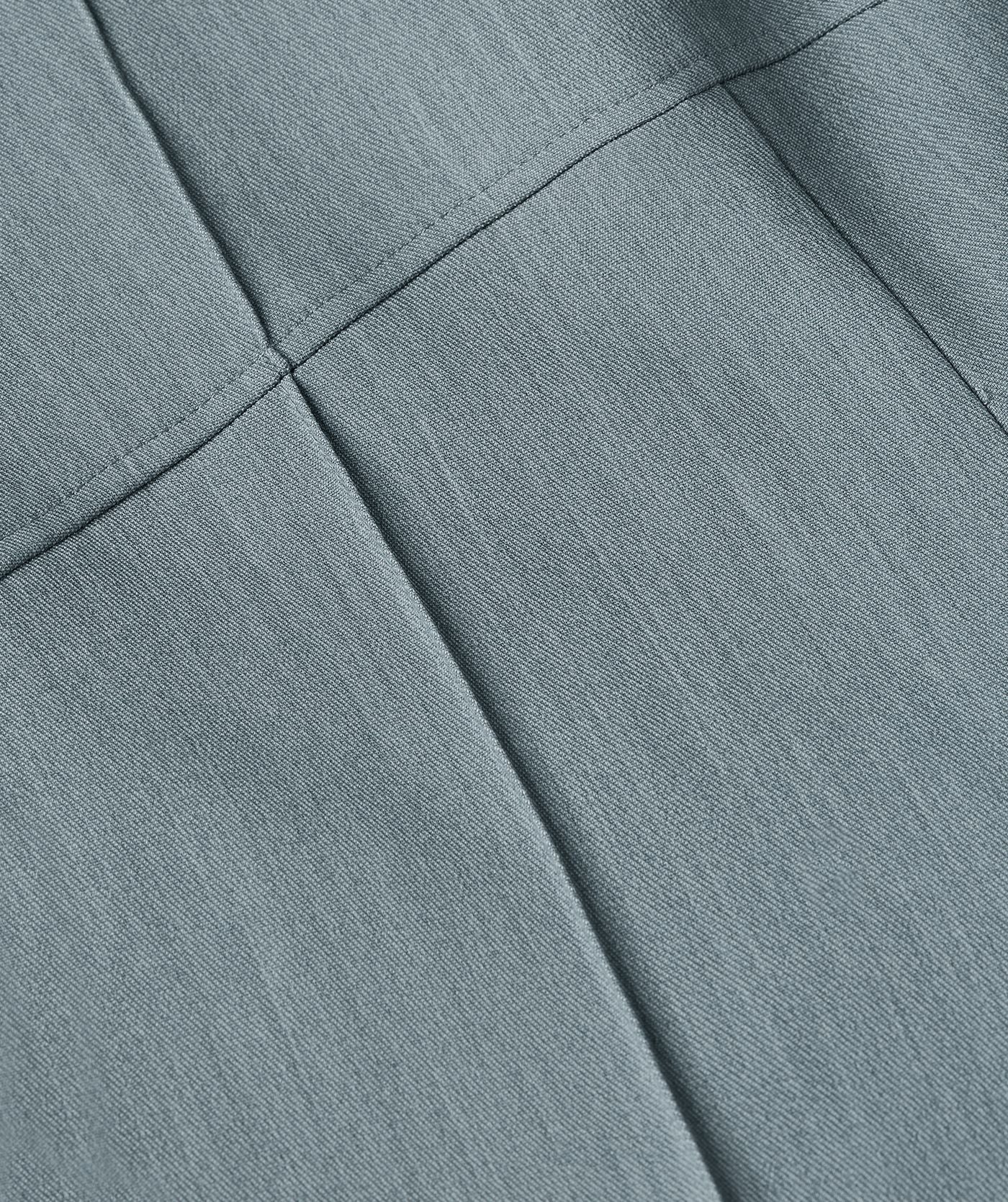 Image 42: Close-up van een high waisted wide leg pantalon in de kleur Sky Blue Melange