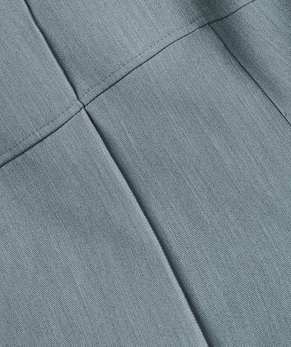 Image 42: Close-up van een high waisted wide leg pantalon in de kleur Sky Blue Melange