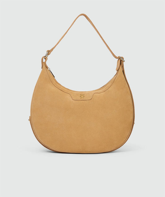 Image 14: Vooraanzicht van een suède tas in de kleur Light Camel, voorzien van een ritssluiting en een verstelbaar hengsel
