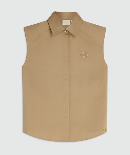 Image 44: Een straight fit blouse in de kleur Light Khaki zonder model, weergegeven op een lichtgrijze achtergrond