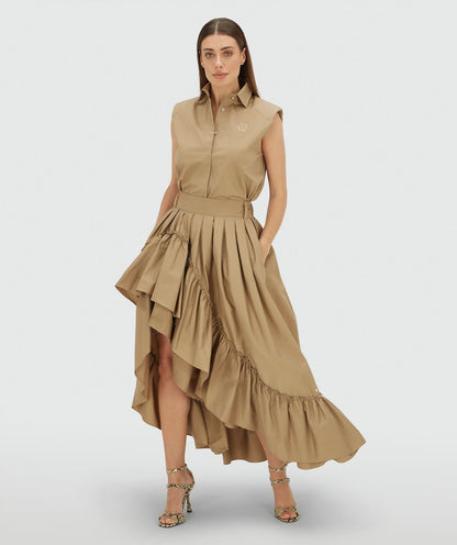 Image 3: Model draagt een high waisted maxi rok in de kleur Light Khaki