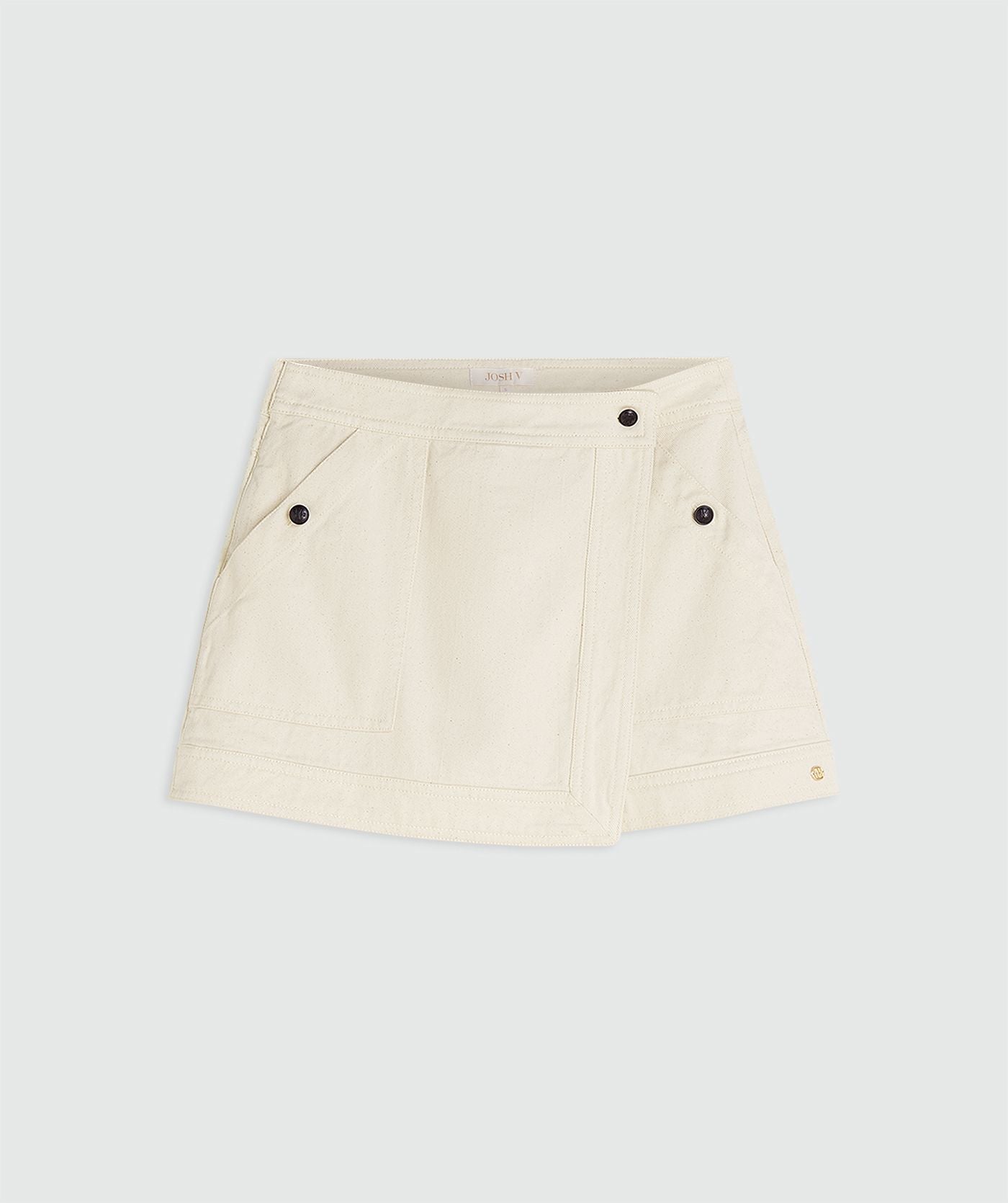 Image 34: Een regular fit skort in de kleur Ecru zonder model, weergegeven op een lichtgrijze achtergrond